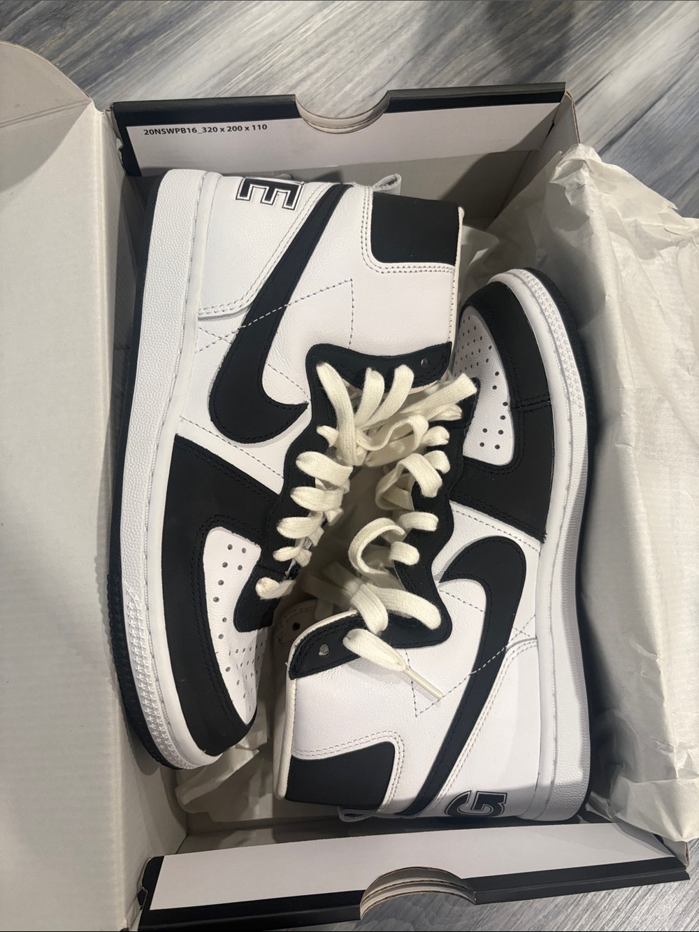 Nike comme des garcons Black & White High-Top Sneakers men’s 5 women’s 7